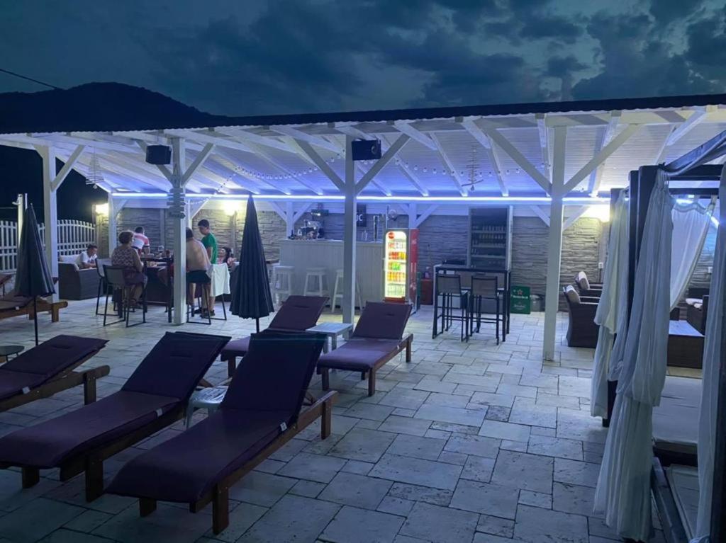 Pensiunea Deian-Clisura Dunarii Moldova Noua Exterior foto